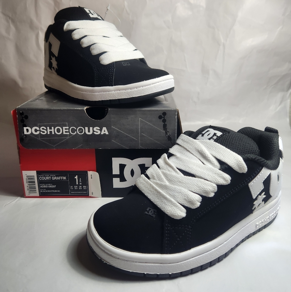 DC Black Shoes